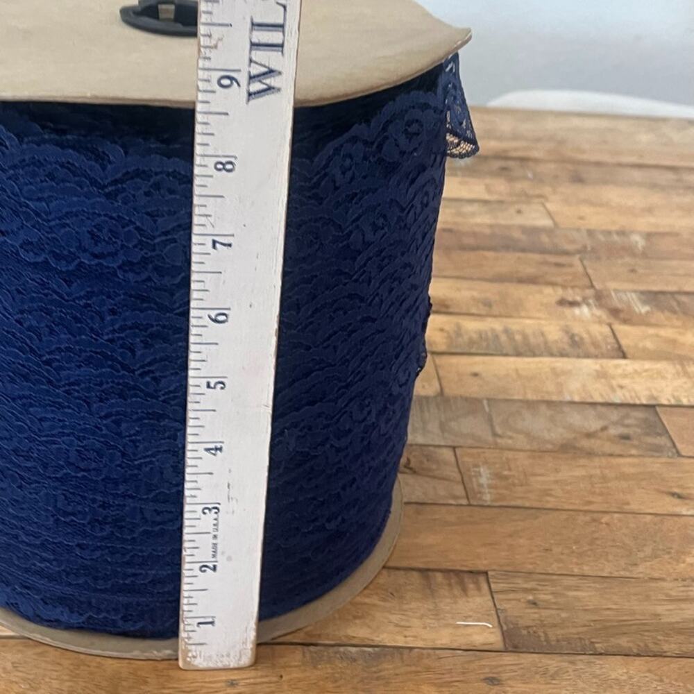 Large 8.5 in Spool Of Navy Blue Lace Trim Scalloped Floral 2 Lbs 14 Oz - Picture 3 of 7